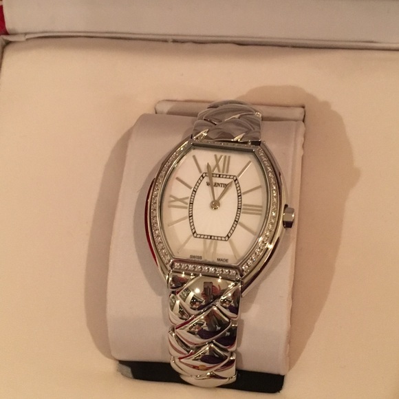 Brand new in box!! AUTHENTIC VALENTINO WATCH main image 6